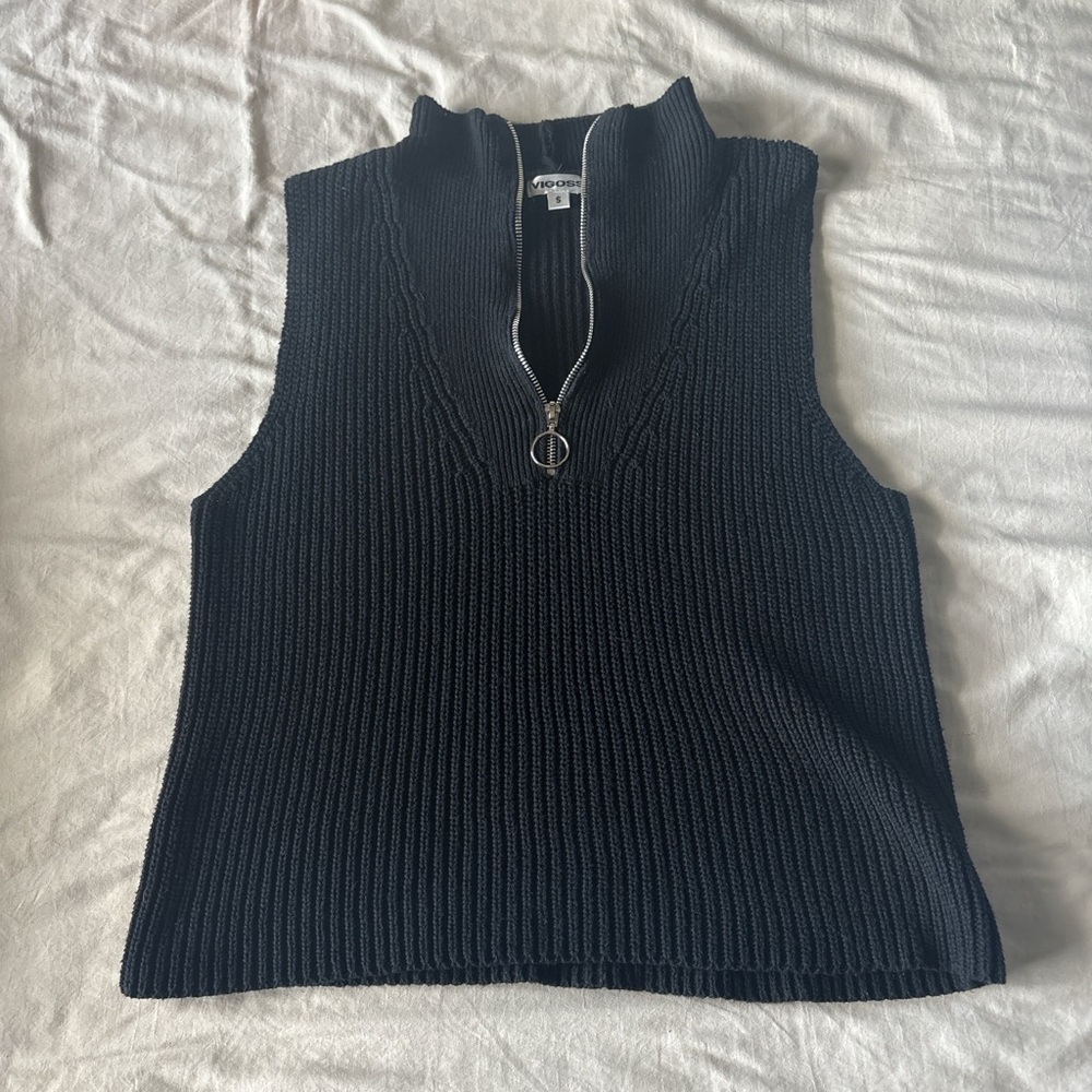 Vigoss Black Knit Zip-Up Tank Top